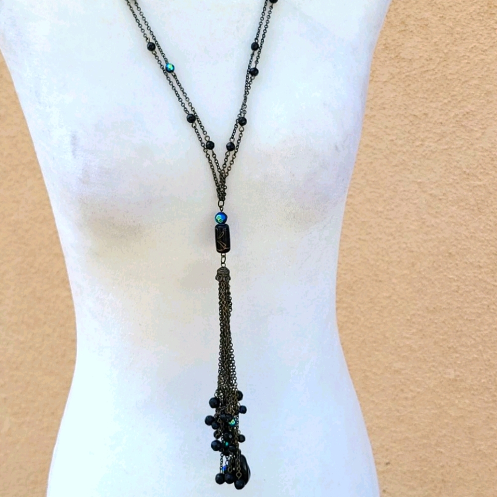 🌸 4/$50 Long Necklace with black iridescent beads